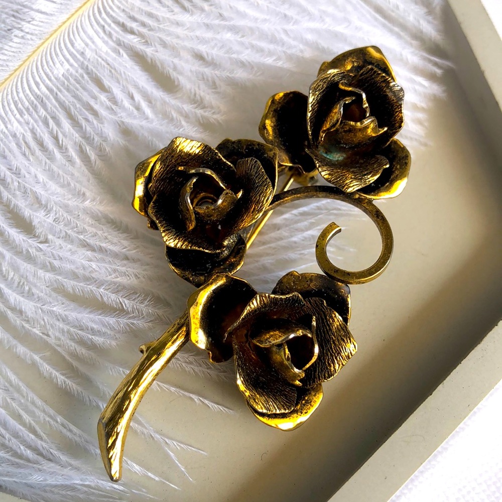 VNTG Rose Brooch